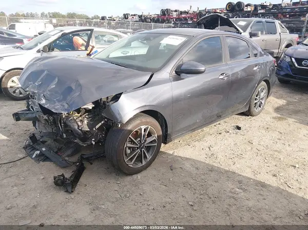 3KPF24AD5RE794611 2024 KIA FORTE - Image 2