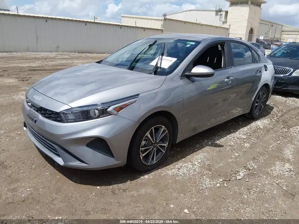 3KPF24AD5RE794740 2024 KIA FORTE - Image 2