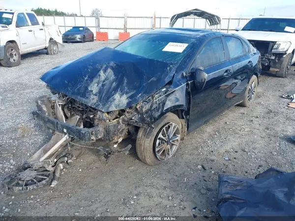 3KPF24AD5RE794902 2024 KIA FORTE - Image 2