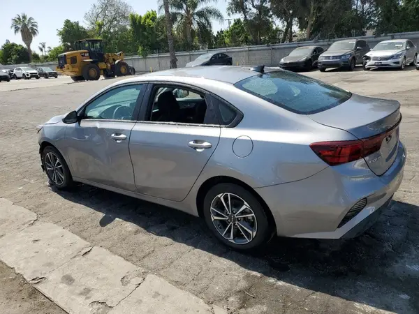 3KPF24AD5RE795130 2024 KIA FORTE - Image 2