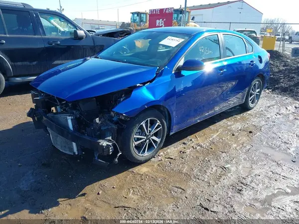 3KPF24AD5RE795628 2024 KIA FORTE - Image 2