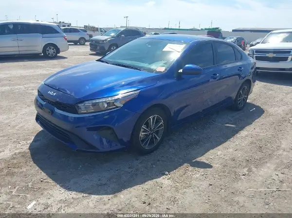 3KPF24AD5RE795872 2024 KIA FORTE - Image 2