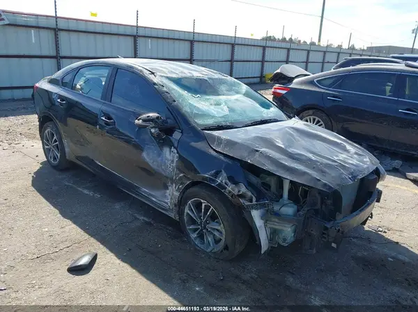 3KPF24AD5RE796374 2024 KIA FORTE - Image 1