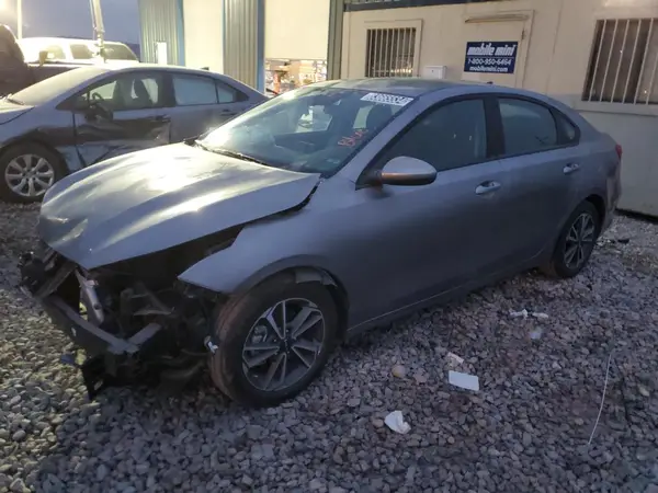 3KPF24AD5RE796438 2024 KIA FORTE - Image 1
