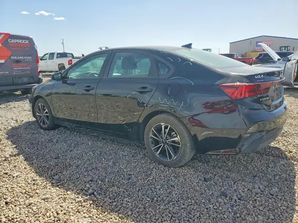 3KPF24AD5RE796780 2024 KIA FORTE - Image 2