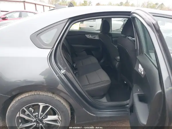3KPF24AD5RE798979 2024 KIA FORTE - Image 8