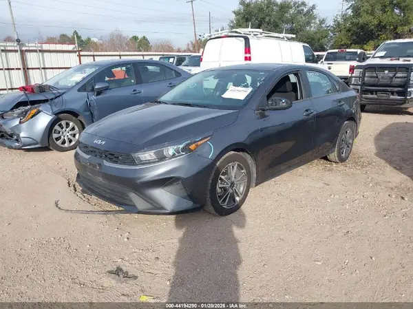 3KPF24AD5RE798982 2024 KIA FORTE - Image 2