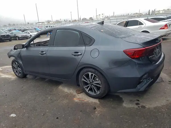 3KPF24AD5RE800794 2024 KIA FORTE - Image 2