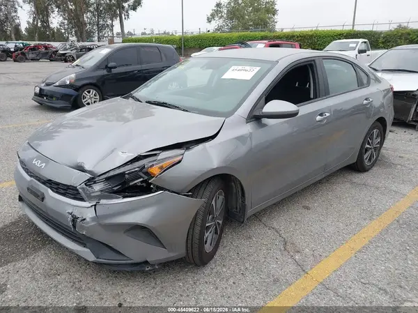 3KPF24AD5RE801959 2024 KIA FORTE - Image 2