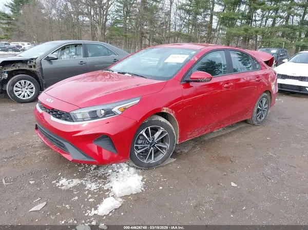 3KPF24AD5RE802206 2024 KIA FORTE - Image 2