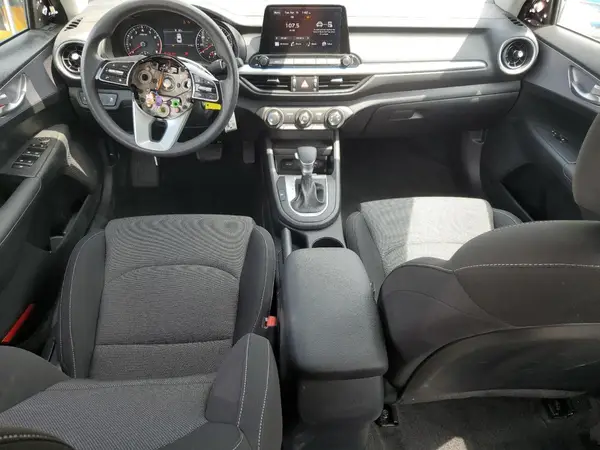3KPF24AD5RE802979 2024 KIA FORTE - Image 8