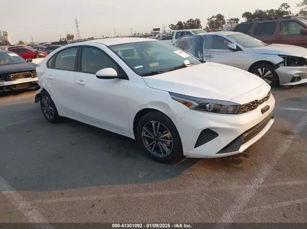 3KPF24AD5RE803047 2024 KIA FORTE - Image 1
