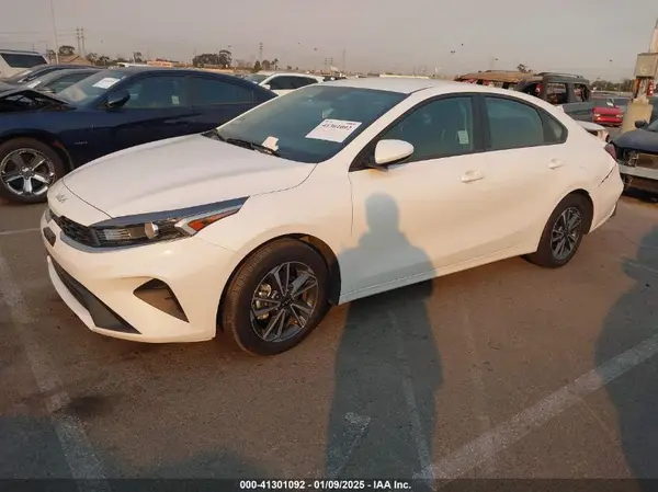 3KPF24AD5RE803047 2024 KIA FORTE - Image 2