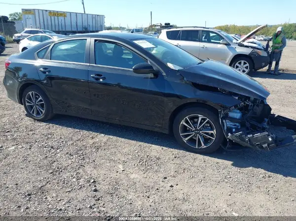 3KPF24AD5RE804926 2024 KIA FORTE - Image 1