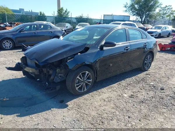 3KPF24AD5RE804926 2024 KIA FORTE - Image 2