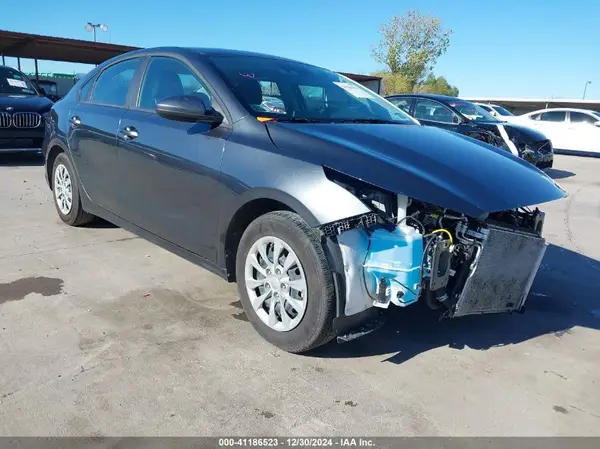 3KPF24AD5RE805512 2024 KIA FORTE - Image 1