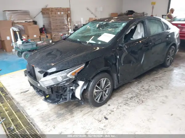 3KPF24AD5RE805557 2024 KIA FORTE - Image 2