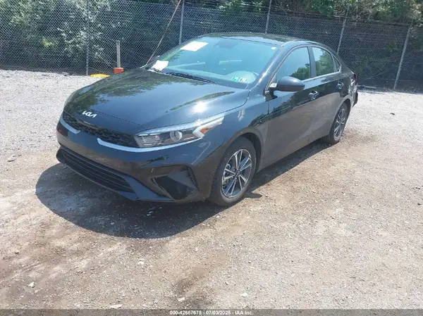3KPF24AD5RE806403 2024 KIA FORTE - Image 2