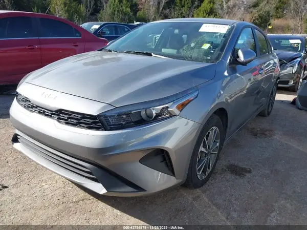3KPF24AD5RE806546 2024 KIA FORTE - Image 2