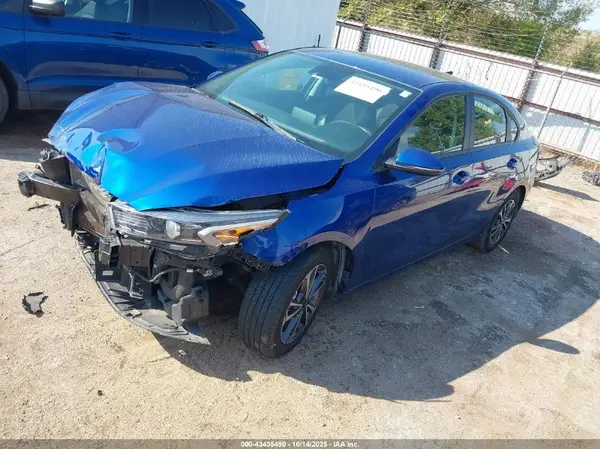 3KPF24AD5RE808040 2024 KIA FORTE - Image 2