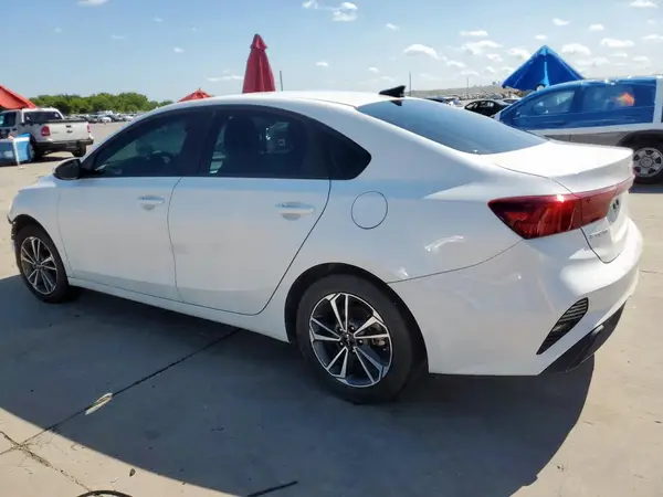 3KPF24AD5RE809348 2024 KIA FORTE - Image 2