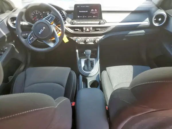 3KPF24AD5RE809348 2024 KIA FORTE - Image 8