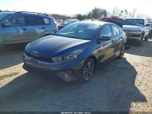 3KPF24AD5RE809401 2024 KIA FORTE - Image 2