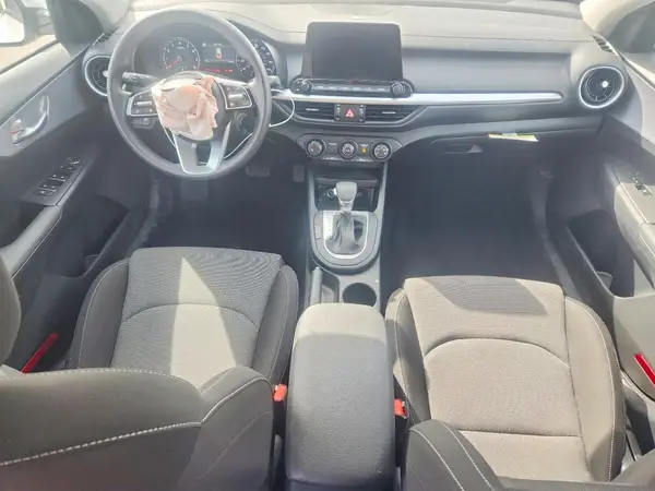 3KPF24AD5RE810676 2024 KIA FORTE - Image 8