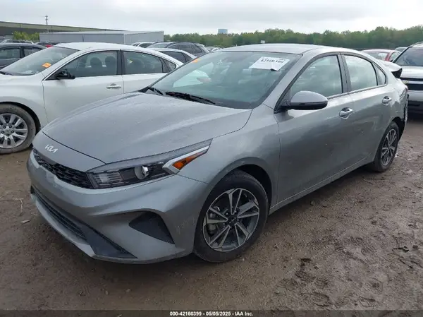 3KPF24AD5RE811424 2024 KIA FORTE - Image 2