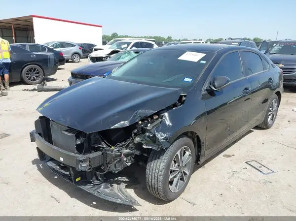 3KPF24AD5RE811620 2024 KIA FORTE - Image 2