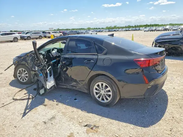 3KPF24AD5RE815005 2024 KIA FORTE - Image 2