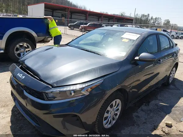 3KPF24AD5RE816526 2024 KIA FORTE - Image 2