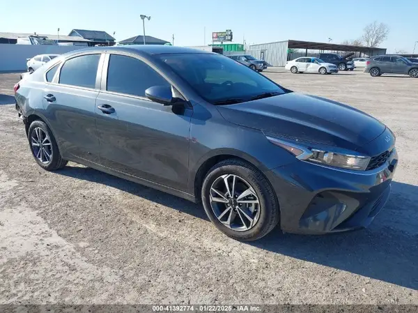 3KPF24AD5RE817708 2024 KIA FORTE - Image 1