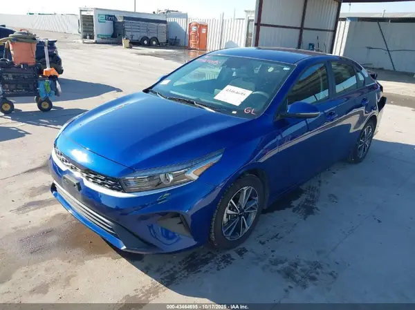 3KPF24AD5RE819605 2024 KIA FORTE - Image 2