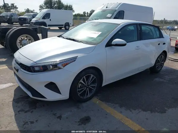 3KPF24AD5RE820267 2024 KIA FORTE - Image 2