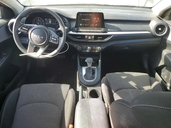 3KPF24AD5RE821869 2024 KIA FORTE - Image 8