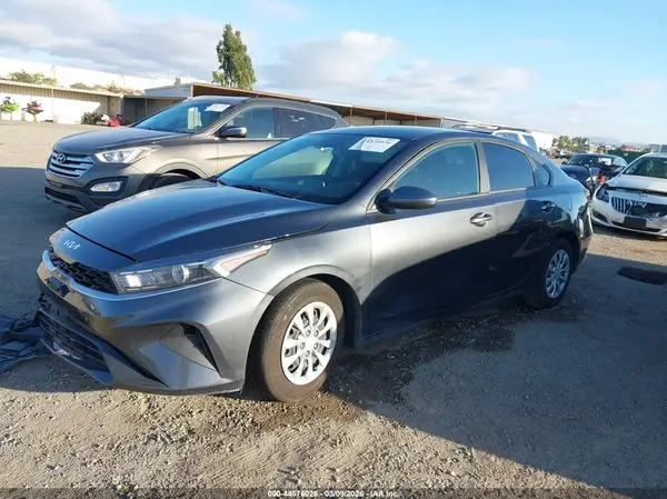 3KPF24AD5RE823136 2024 KIA FORTE - Image 2