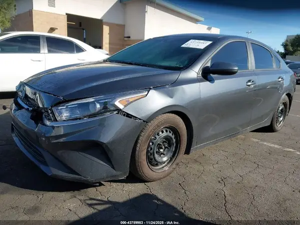 3KPF24AD5RE823640 2024 KIA FORTE - Image 2