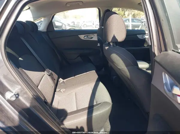 3KPF24AD5RE824707 2024 KIA FORTE - Image 8