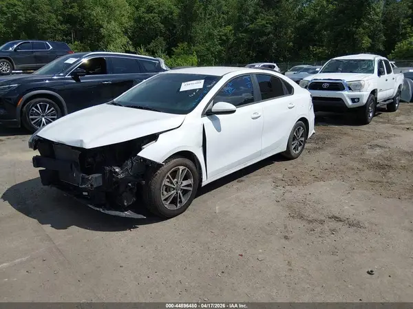 3KPF24AD5RE825775 2024 KIA FORTE - Image 2