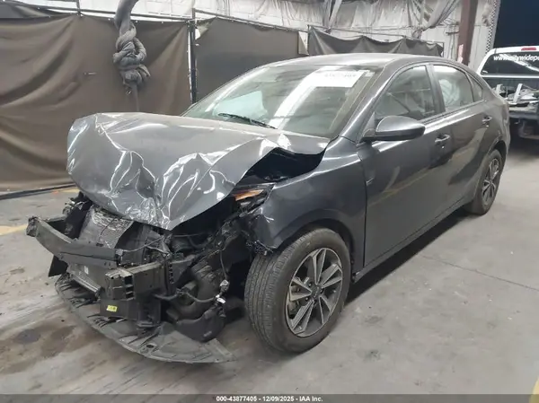 3KPF24AD5RE827560 2024 KIA FORTE - Image 2