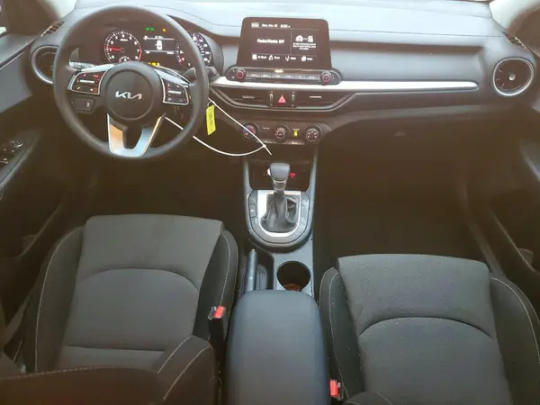 3KPF24AD5RE827705 2024 KIA FORTE - Image 8