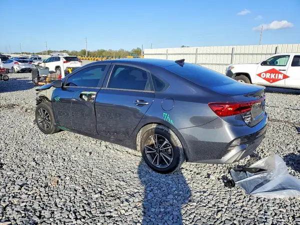 3KPF24AD5RE827722 2024 KIA FORTE - Image 2