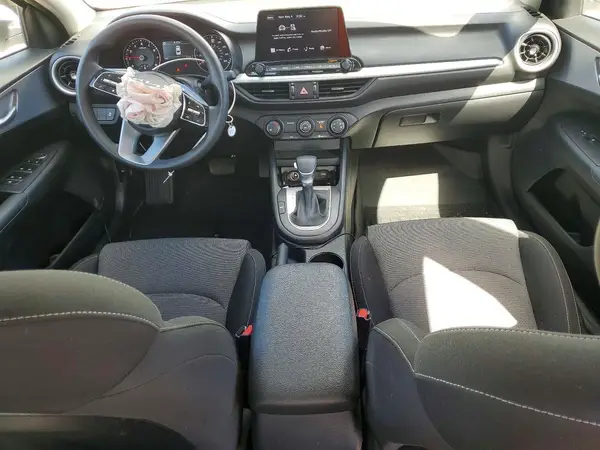 3KPF24AD5RE827820 2024 KIA FORTE - Image 8