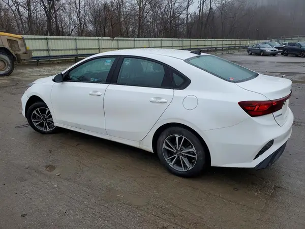 3KPF24AD5RE828126 2024 KIA FORTE - Image 2