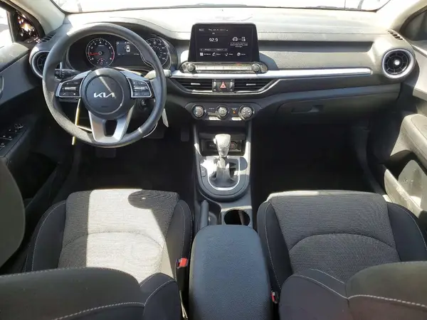 3KPF24AD5RE828398 2024 KIA FORTE - Image 8
