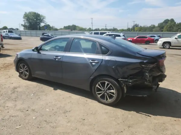 3KPF24AD5RE829017 2024 KIA FORTE - Image 2