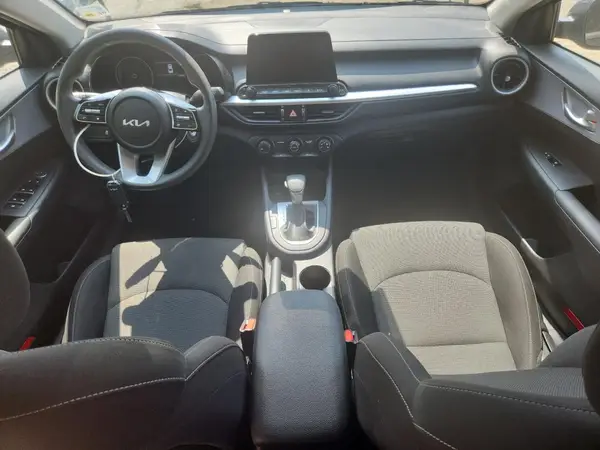 3KPF24AD5RE829017 2024 KIA FORTE - Image 8