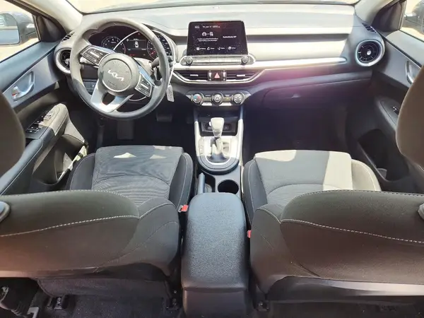 3KPF24AD5RE832581 2024 KIA FORTE - Image 8