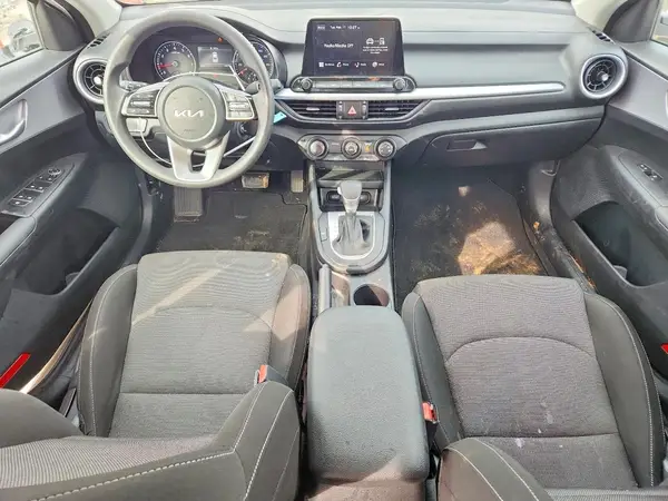 3KPF24AD5RE835237 2024 KIA FORTE - Image 8